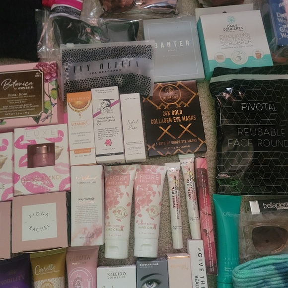 Mystery Box - Variety of New Items - Picture 5 of 7